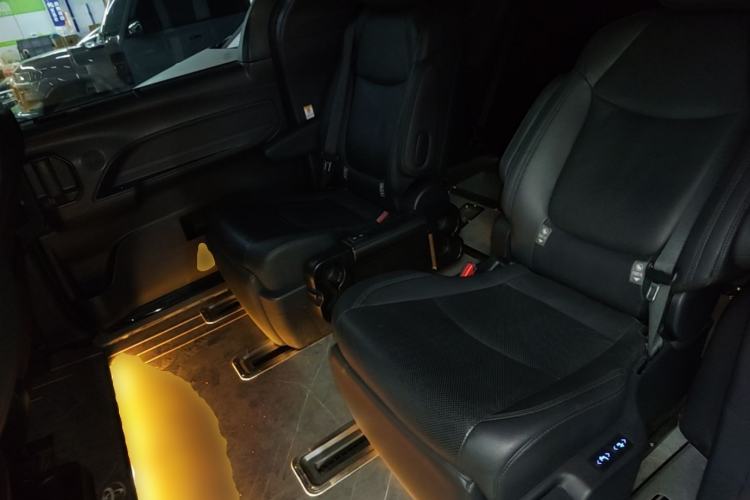 Used Toyota SIENNA 2021 2.5L Hybrid Premium Edition Left Rear Seat