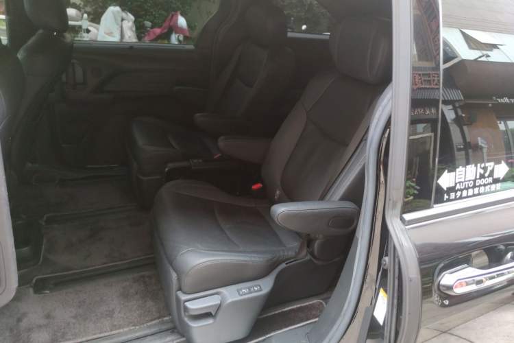 Used Toyota SIENNA 2021 2.5L Hybrid Premium Edition Left Rear Seat