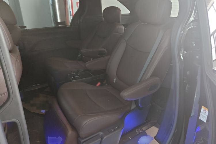 Used Toyota SIENNA 2021 2.5L Hybrid Platinum Edition Left Rear Seat