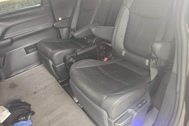 Used Toyota SIENNA 2021 2.5L Hybrid Premium Edition Left Rear Seat
