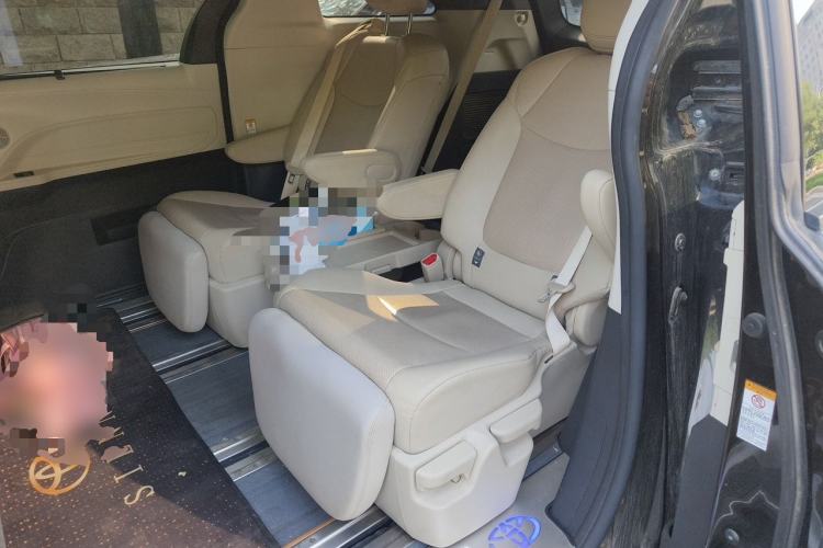 Used Toyota SIENNA 2021 2.5L Hybrid Luxury Edition Left Rear Seat