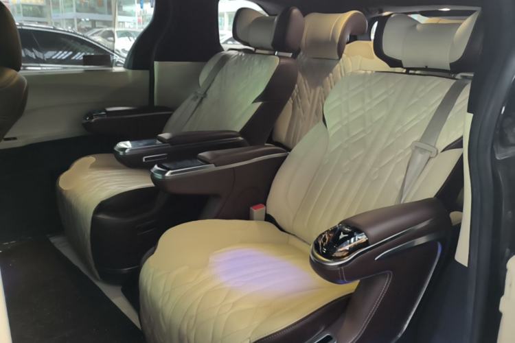 Used Toyota SIENNA 2021 2.5L Hybrid Luxury Edition Left Rear Seat