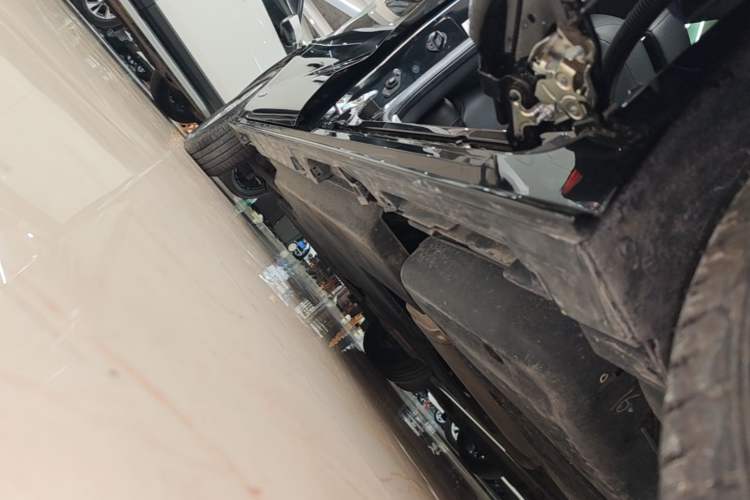 Used Toyota SIENNA 2021 2.5L Hybrid Premium Edition Left Side Sill