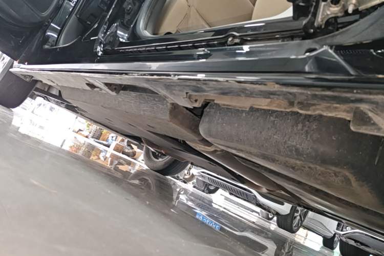 Used Toyota SIENNA 2021 2.5L Hybrid Luxury Edition Left Side Sill