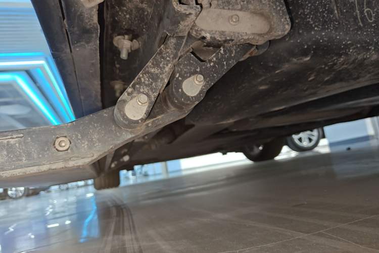 Used Toyota SIENNA 2021 2.5L Hybrid Platinum Edition Left Side Sill
