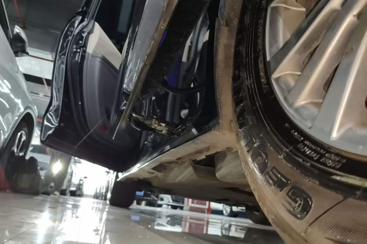 Used Toyota SIENNA 2021 2.5L Hybrid Comfort Edition Left Side Sill
