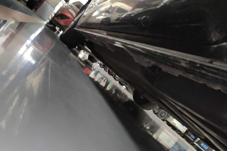 Used Toyota SIENNA 2021 2.5L Hybrid Luxury Edition Left Side Sill