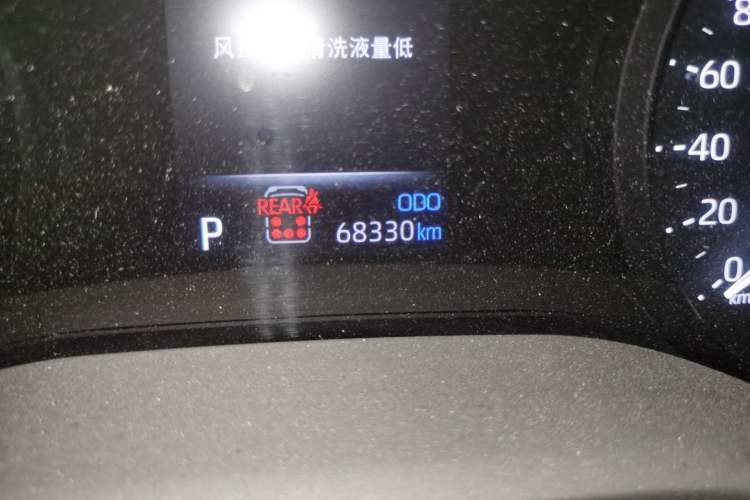 Used Toyota SIENNA 2021 2.5L Hybrid Premium Edition Odometer Close Up