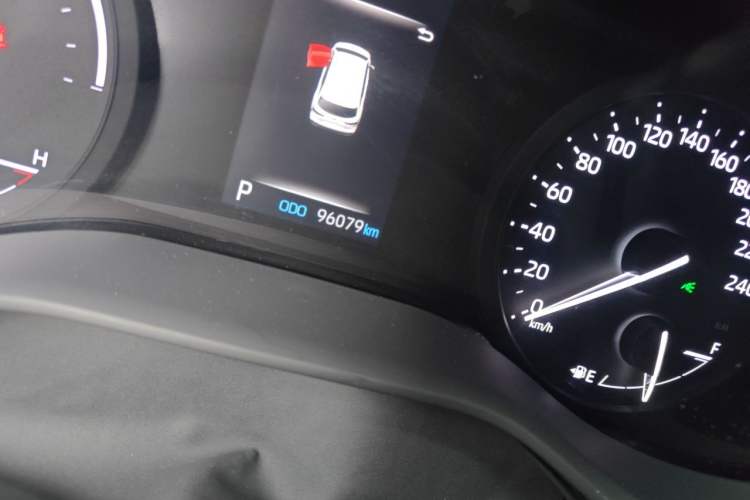 Used Toyota SIENNA 2021 2.5L Hybrid Comfort Edition Odometer Close Up