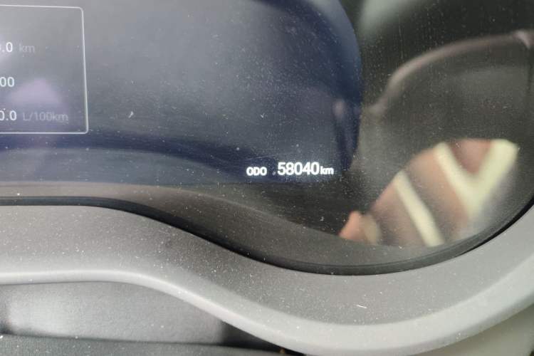 Used Toyota SIENNA 2021 2.5L Hybrid Ultimate Edition Odometer Close Up
