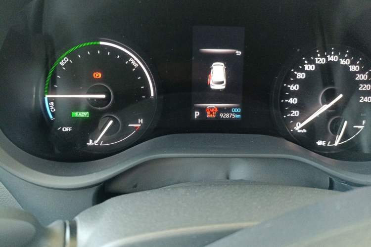 Used Toyota SIENNA 2021 2.5L Hybrid Premium Edition Odometer Close Up