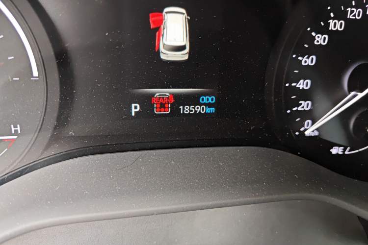 Used Toyota SIENNA 2021 2.5L Hybrid Comfort Edition Odometer Close Up