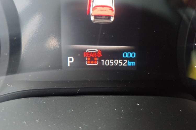 Used Toyota SIENNA 2021 2.5L Hybrid Premium Edition Odometer Close Up