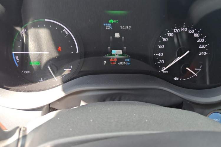 Used Toyota SIENNA 2021 2.5L Hybrid Comfort Edition Odometer Close Up