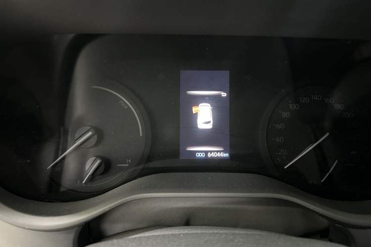 Used Toyota SIENNA 2021 2.5L Hybrid Premium Edition Odometer Close Up