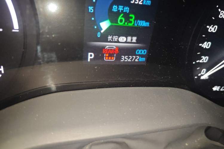 Used Toyota SIENNA 2021 2.5L Hybrid Premium Edition Odometer Close Up