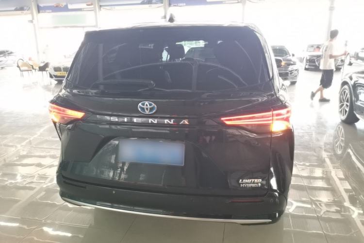 Used Toyota SIENNA 2021 2.5L Hybrid Premium Edition Rear