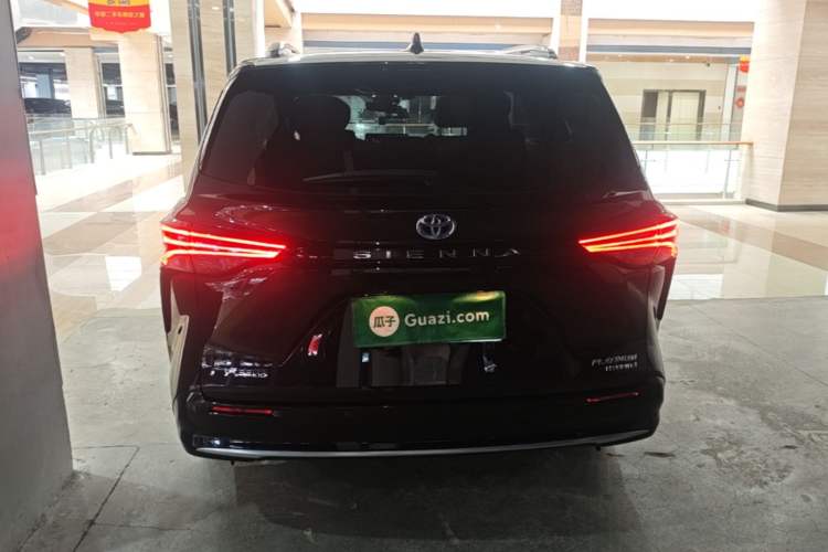 Used Toyota SIENNA 2021 2.5L Hybrid Platinum Edition Rear