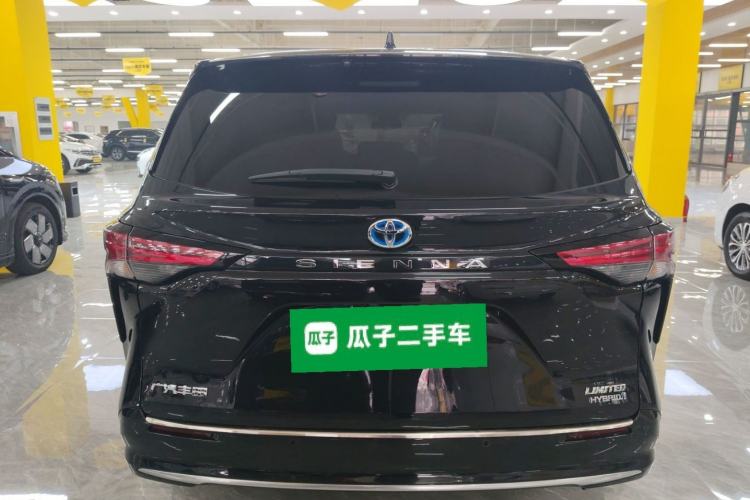 Used Toyota SIENNA 2021 2.5L Hybrid Premium Edition Rear