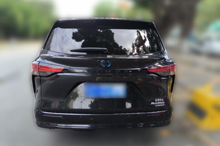 Used Toyota SIENNA 2021 2.5L Hybrid Platinum Edition Rear