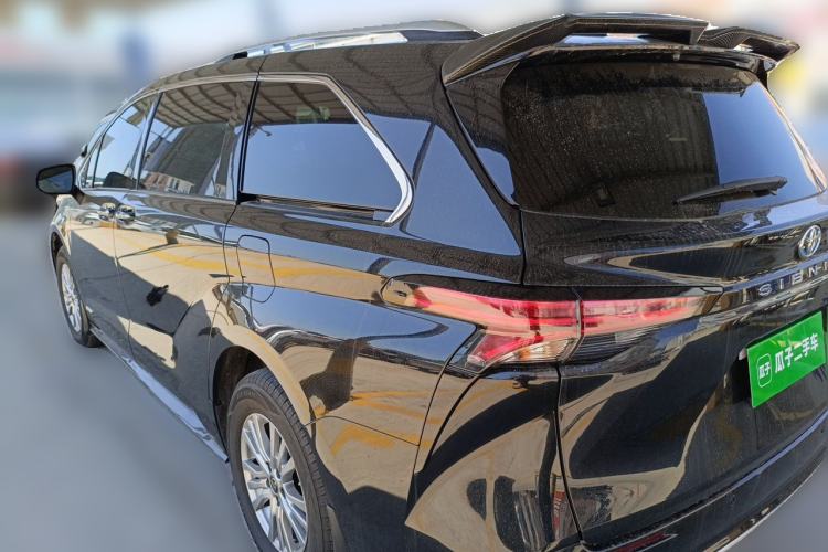 Used Toyota SIENNA 2021 2.5L Hybrid Premium Edition Rear Left 45 Deg