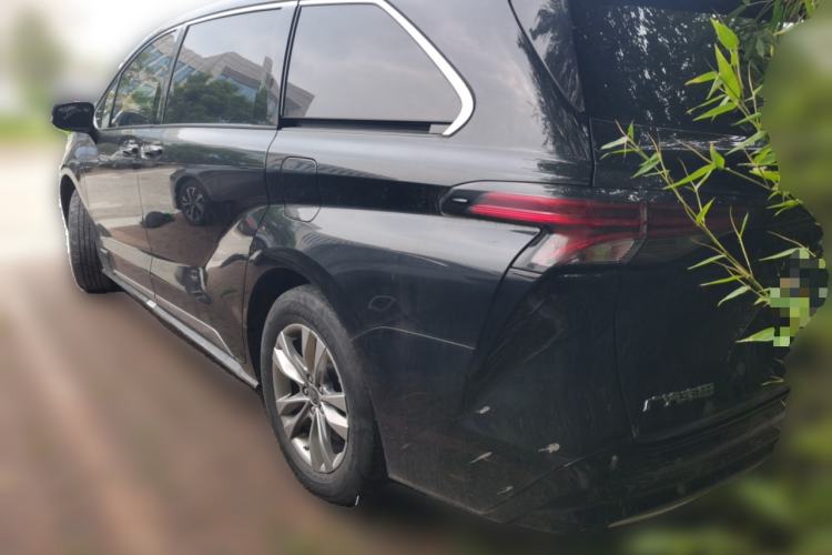 Used Toyota SIENNA 2021 2.5L Hybrid Platinum Edition Rear Left 45 Deg