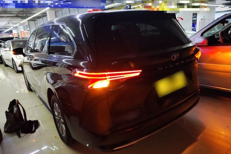 Used Toyota SIENNA 2021 2.5L Hybrid Premium Edition Rear Left 45 Deg