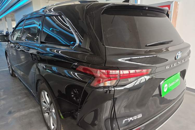 Used Toyota SIENNA 2021 2.5L Hybrid Platinum Edition Rear Left 45 Deg