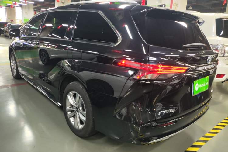 Used Toyota SIENNA 2021 2.5L Hybrid Ultimate Edition Rear Left 45 Deg