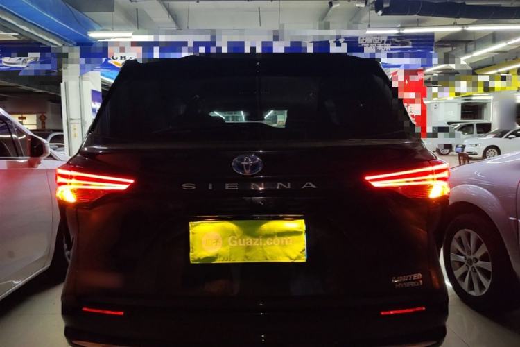 Used Toyota SIENNA 2021 2.5L Hybrid Premium Edition Rear