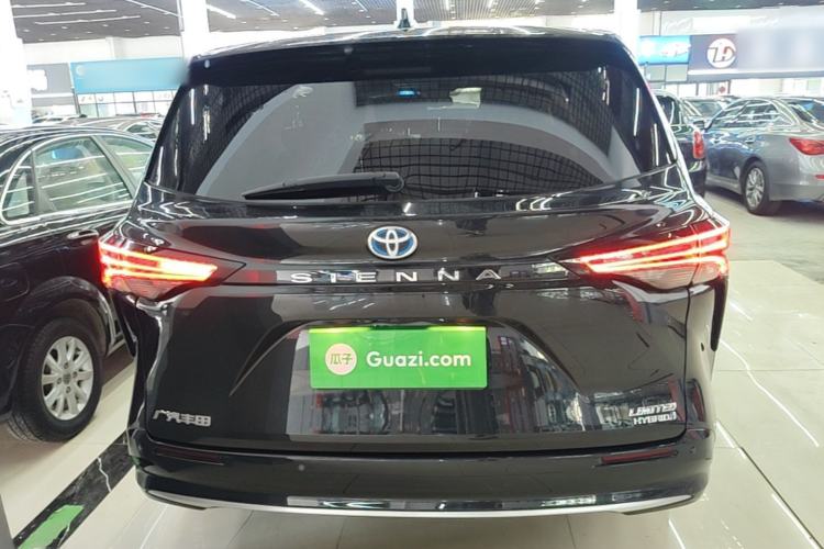 Used Toyota SIENNA 2021 2.5L Hybrid Premium Edition Rear