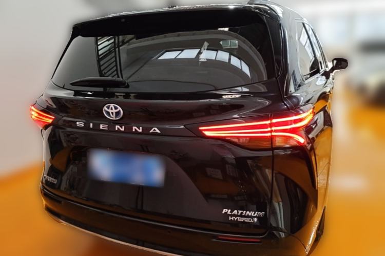 Used Toyota SIENNA 2021 2.5L Hybrid Platinum Edition Rear