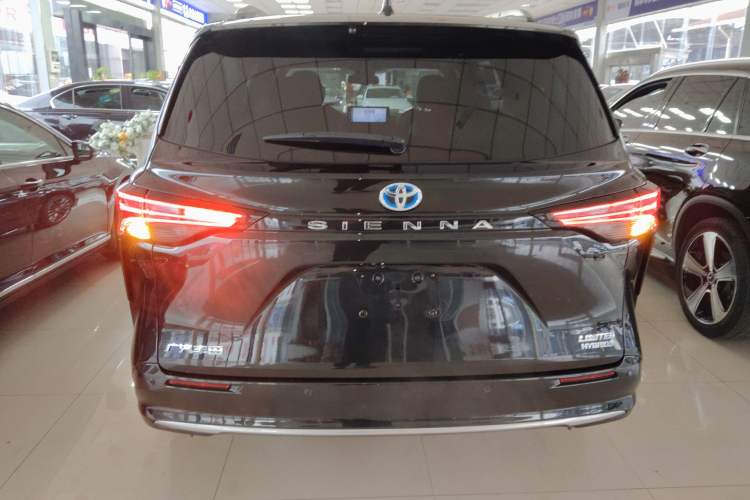Used Toyota SIENNA 2021 2.5L Hybrid Premium Edition Rear
