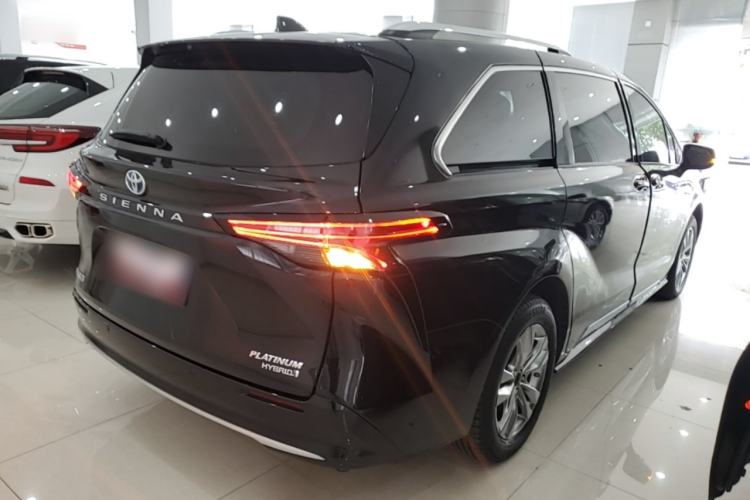 Used Toyota SIENNA 2021 2.5L Hybrid Platinum Edition Rear Right 45 Deg