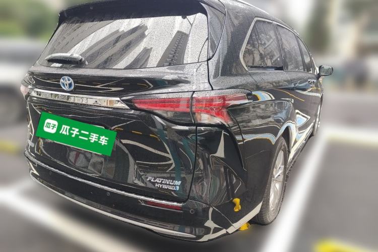 Used Toyota SIENNA 2021 2.5L Hybrid Platinum Edition Rear Right 45 Deg