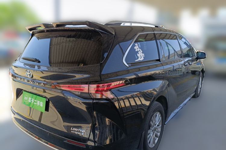 Used Toyota SIENNA 2021 2.5L Hybrid Premium Edition Rear Right 45 Deg