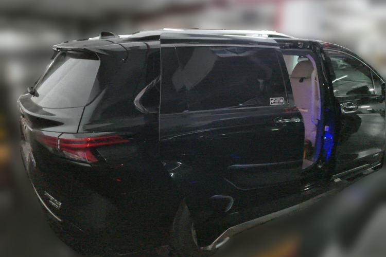 Used Toyota SIENNA 2021 2.5L Hybrid Ultimate Edition Rear Right 45 Deg