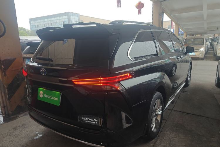 Used Toyota SIENNA 2021 2.5L Hybrid Platinum Edition Rear Right 45 Deg