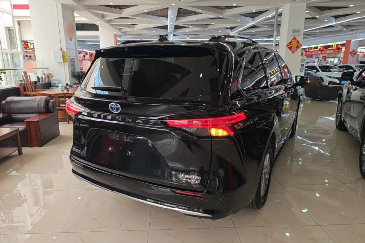 Used Toyota SIENNA 2021 2.5L Hybrid Premium Edition Rear Right 45 Deg