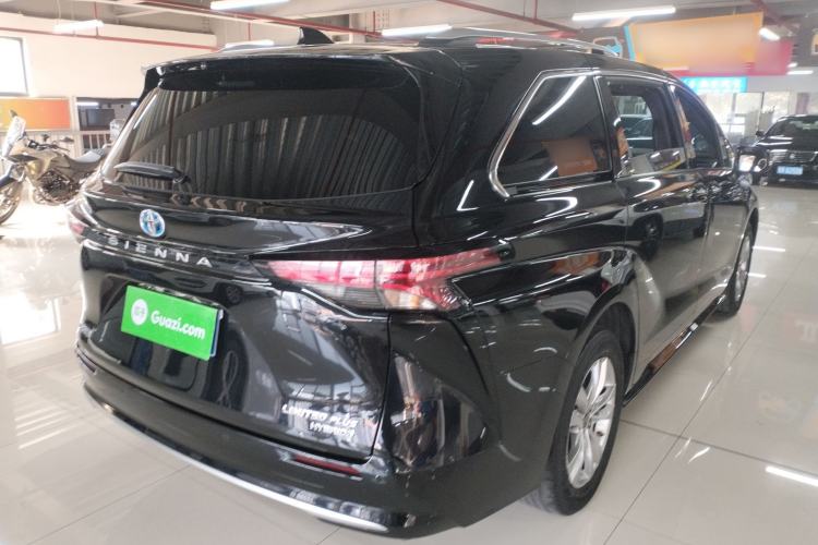 Used Toyota SIENNA 2021 2.5L Hybrid Ultimate Edition Rear Right 45 Deg