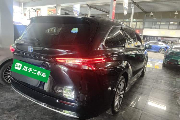 Used Toyota SIENNA 2021 2.5L Hybrid Ultimate Edition Rear Right 45 Deg