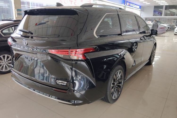 Used Toyota SIENNA 2021 2.5L Hybrid Premium Edition Rear Right 45 Deg