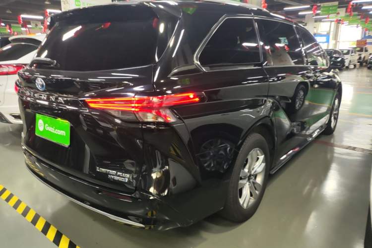 Used Toyota SIENNA 2021 2.5L Hybrid Ultimate Edition Rear Right 45 Deg