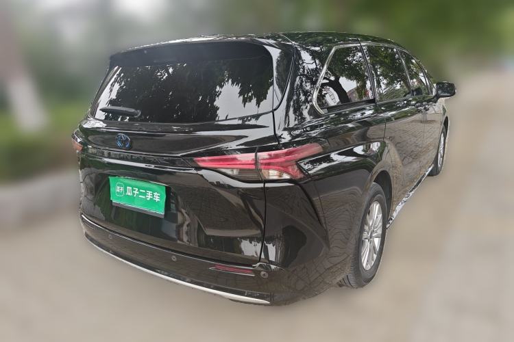 Used Toyota SIENNA 2021 2.5L Hybrid Premium Edition Rear Right 45 Deg