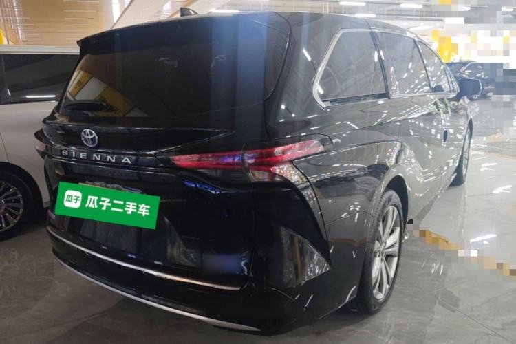 Used Toyota SIENNA 2021 2.5L Hybrid Premium Edition Rear Right 45 Deg