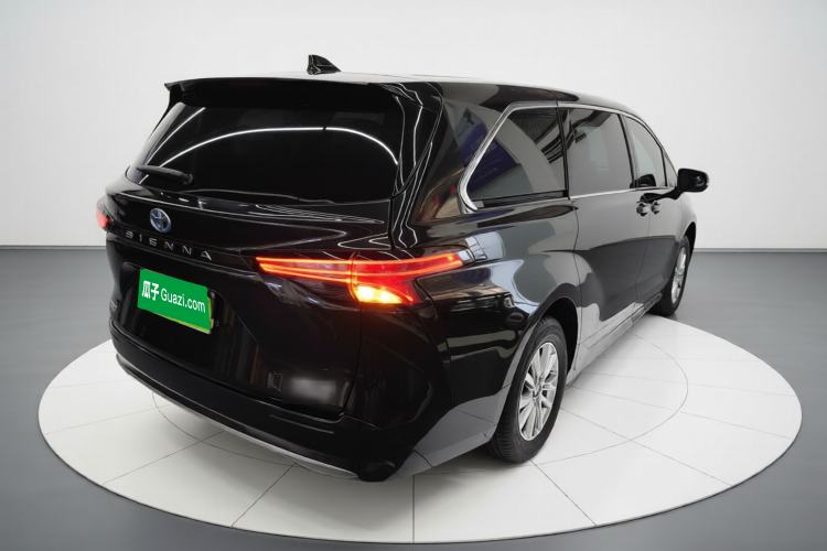 Used Toyota SIENNA 2021 2.5L Hybrid Premium Edition Rear Right 45 Deg