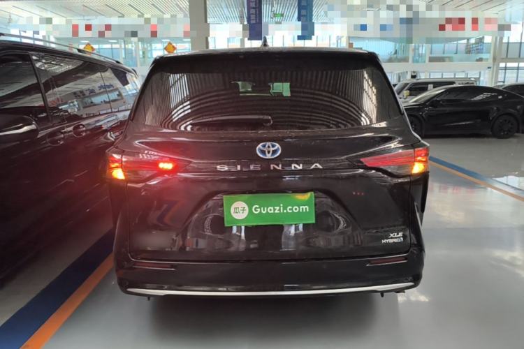 Used Toyota SIENNA 2021 2.5L Hybrid Luxury Edition Rear