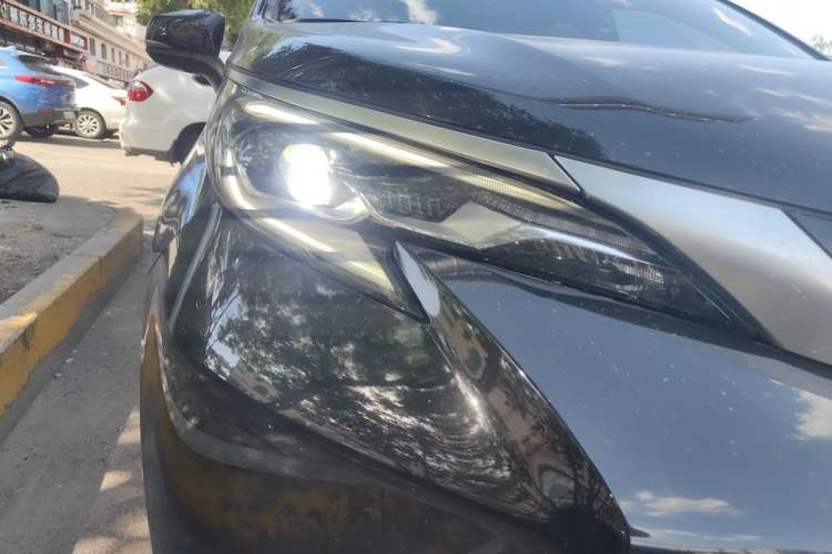 Used Toyota SIENNA 2021 2.5L Hybrid Luxury Edition Right Front Headlight