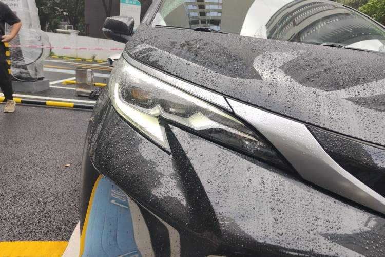 Used Toyota SIENNA 2021 2.5L Hybrid Platinum Edition Right Front Headlight