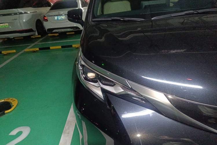 Used Toyota SIENNA 2021 2.5L Hybrid Ultimate Edition Right Front Headlight